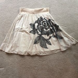 Club Monaco White Skirt with Black Flower Pattern